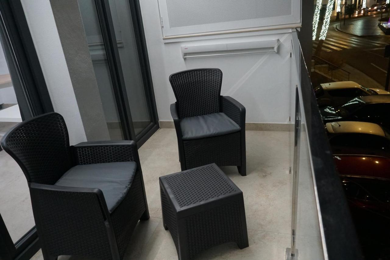 Apartamento Turistico Hermanos Infantes 埃斯特波纳 外观 照片